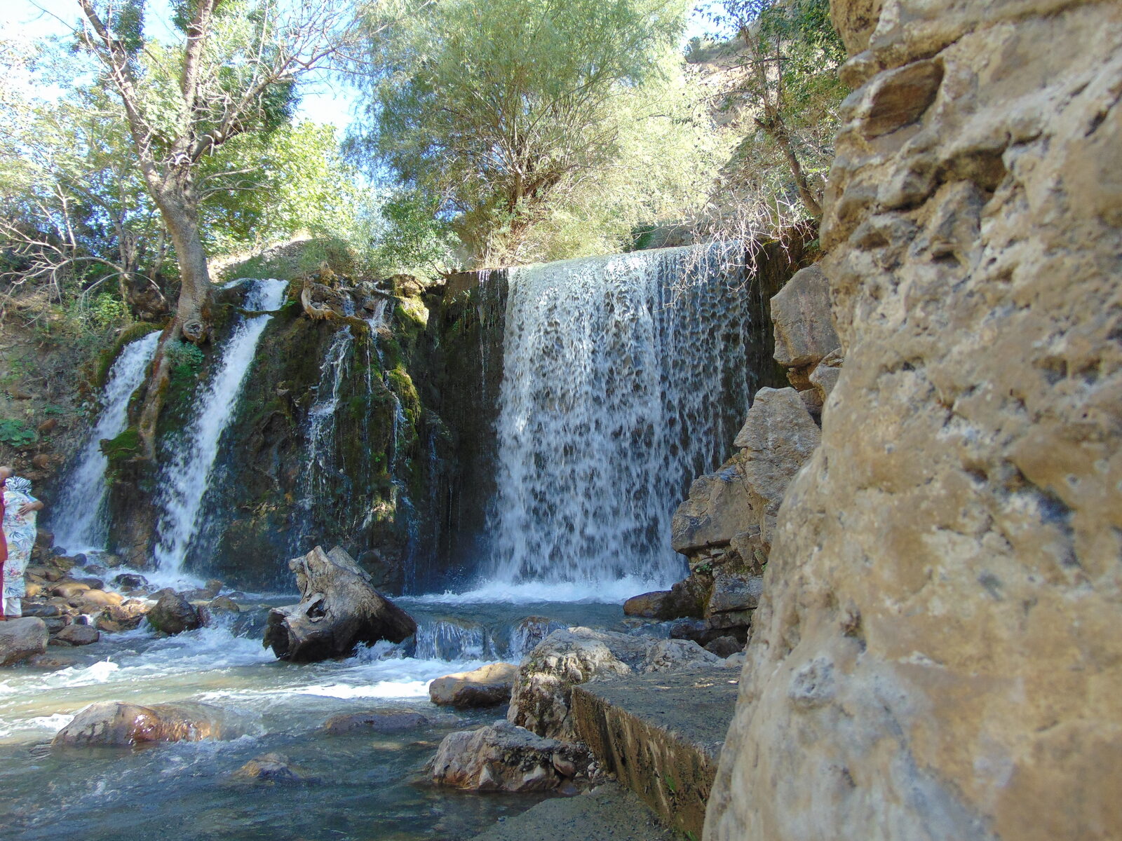 Bostanlyk tour — waterfall, petroglyphs and Charvak Reservoir